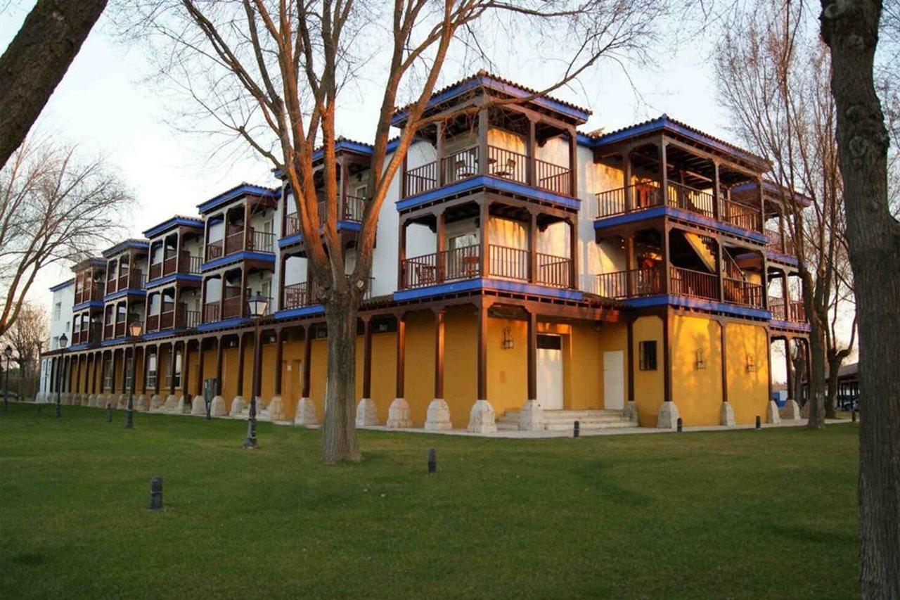 Parador De Manzanares Exterior photo